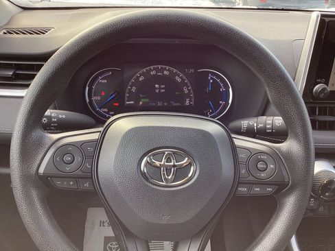 Used 2025 Toyota RAV4 XLE image 25