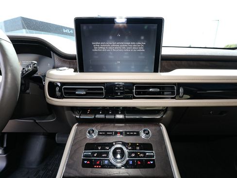 Certified 2023 Lincoln Aviator Reserve w/ Equipment Group 201A AWD/4WD image 17