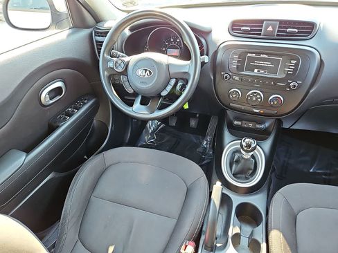 Used 2017 Kia Soul FWD image 10