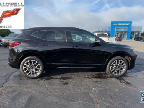 Used 2025 Chevrolet Blazer RS FWD image 9