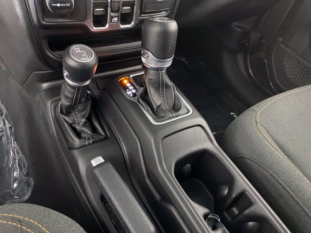Used 2026 Jeep Wrangler Unlimited Sahara AWD/4WD image 30