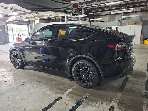 Used 2023 Tesla Model Y Long Range AWD/4WD image 4