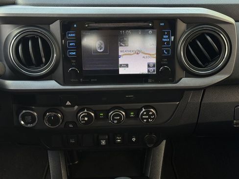 Used 2019 Toyota Tacoma TRD Off-Road AWD/4WD image 17