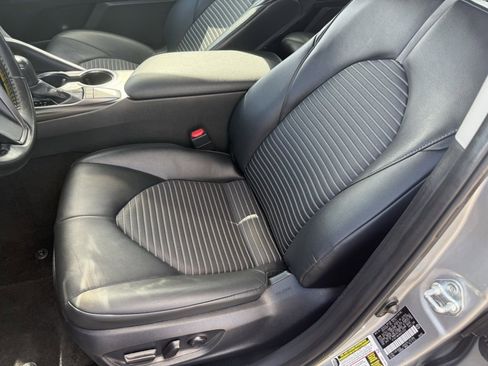 Used 2024 Toyota Camry SE image 21