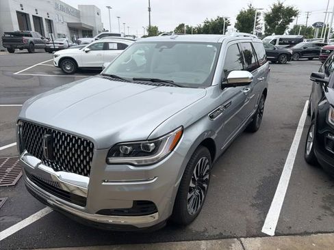 Used 2024 Lincoln Navigator Black Label AWD/4WD image 4