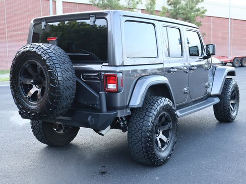 Used 2022 Jeep Wrangler Unlimited Sahara w/ Cold Weather Group AWD/4WD image 28