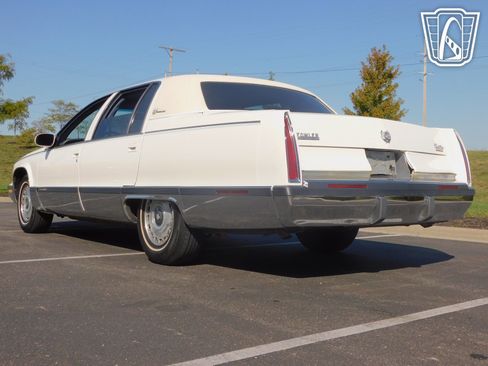 Used 1995 Cadillac Fleetwood Brougham image 28