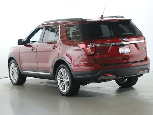 Used 2019 Ford Explorer XLT w/ Equipment Group 202A AWD/4WD image 44