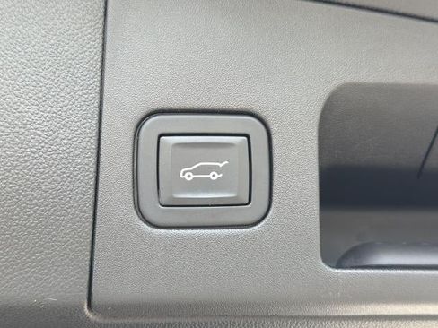Used 2017 Cadillac XT5 Luxury w/ Driver Awareness Package FWD image 19