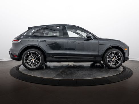 Certified 2023 Porsche Macan AWD/4WD image 8