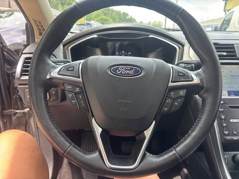 Used 2019 Ford Fusion Titanium AWD/4WD image 10