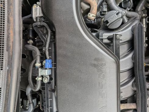 Used 2021 Nissan Rogue Sport SV FWD image 14