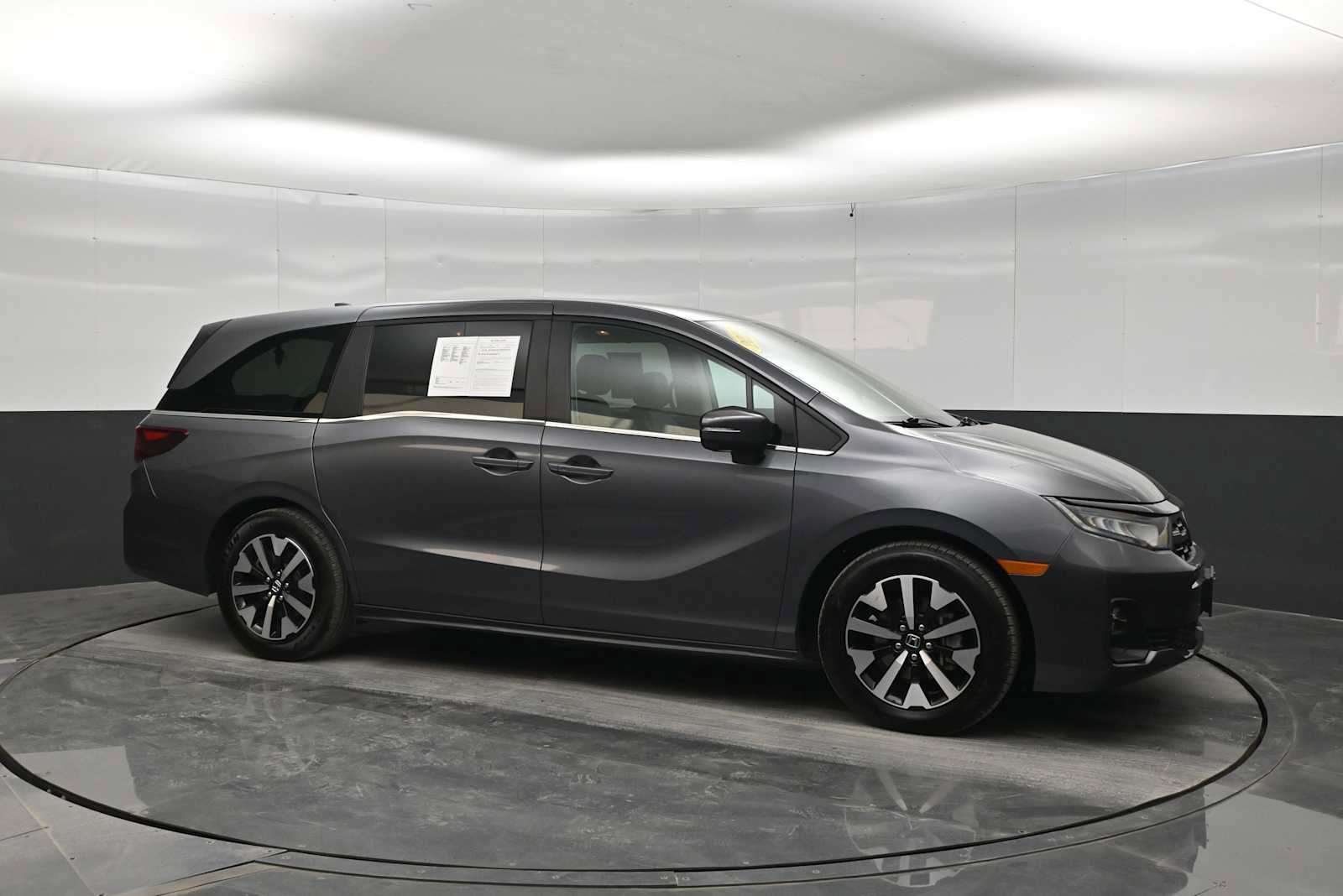 Used 2025 Honda Odyssey EX-L image 9