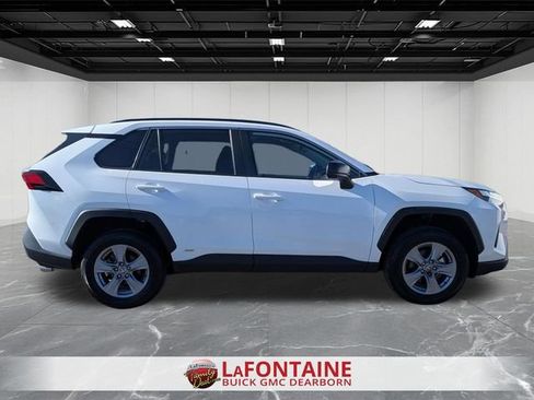 Used 2025 Toyota RAV4 LE AWD/4WD image 6