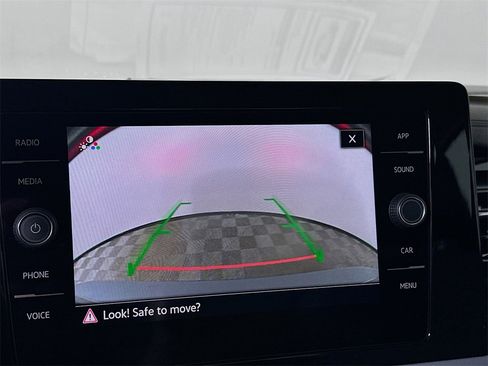 Used 2025 Volkswagen Jetta SE image 23