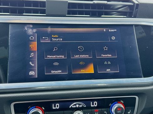 Used 2021 Audi Q3 2.0T Premium w/ Convenience Package image 11