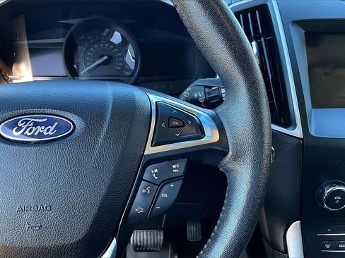 Used 2020 Ford Edge SEL image 17