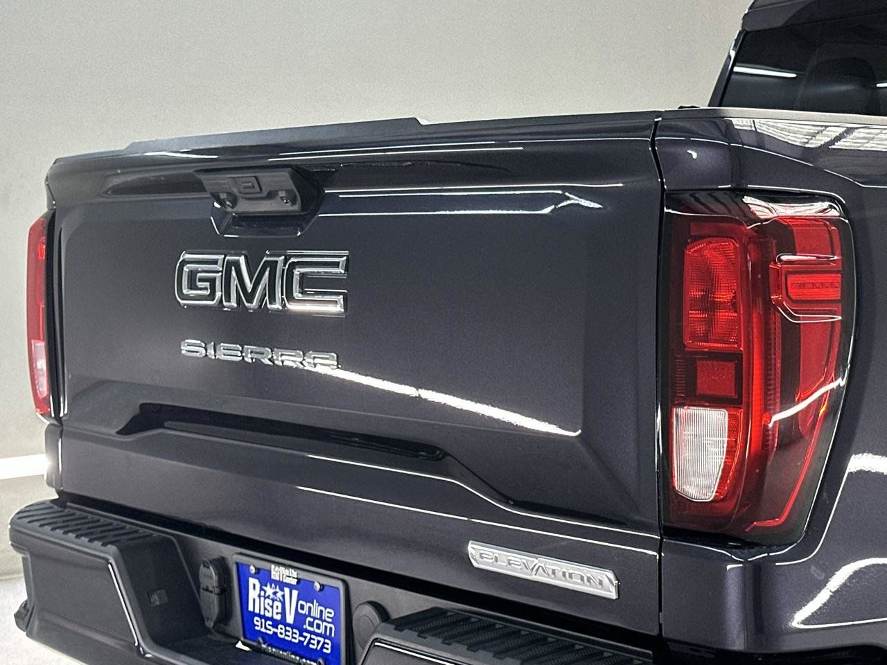 Used 2024 GMC Sierra 1500 Elevation AWD/4WD image 9