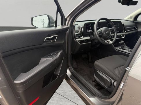 Certified 2025 Kia Sportage LX image 17