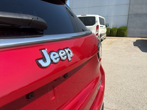 Used 2025 Jeep Compass Latitude AWD/4WD image 37
