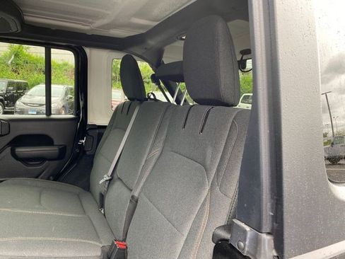 Used 2024 Jeep Wrangler Unlimited AWD/4WD image 24