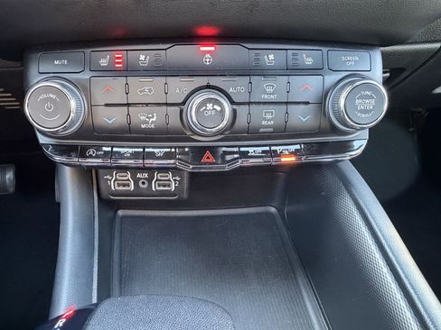 Used 2024 Dodge Durango GT image 10