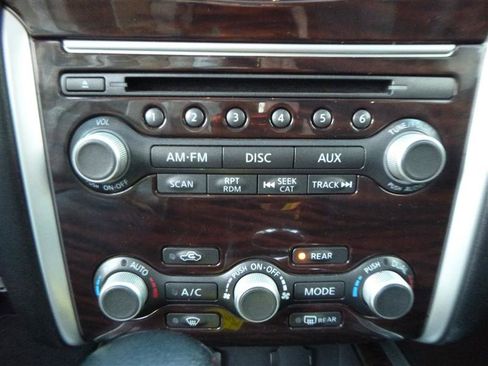 Used 2014 Nissan Pathfinder SL w/ SL Premium Package image 18