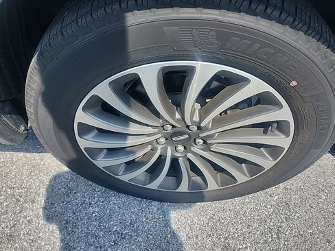 Used 2021 Lincoln Aviator Reserve w/ Elements Package Plus RWD image 15