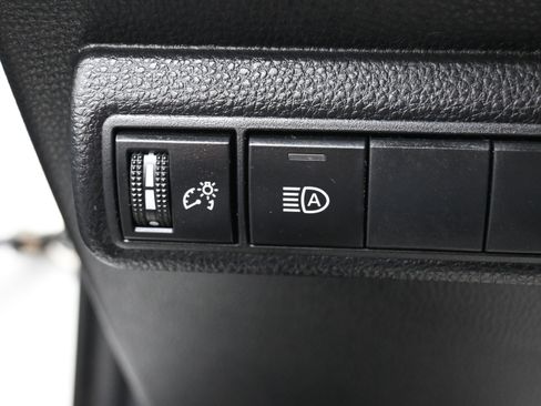 Used 2023 Toyota Corolla SE image 19