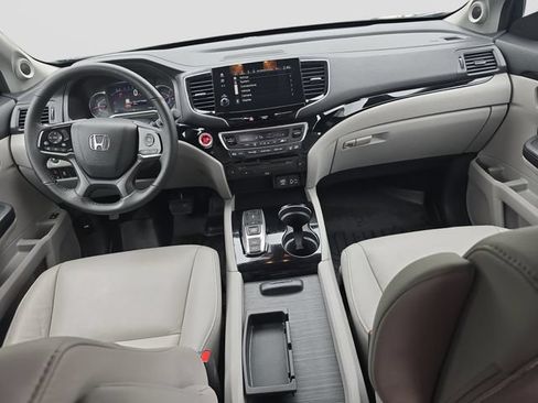 Used 2019 Honda Pilot Touring image 9