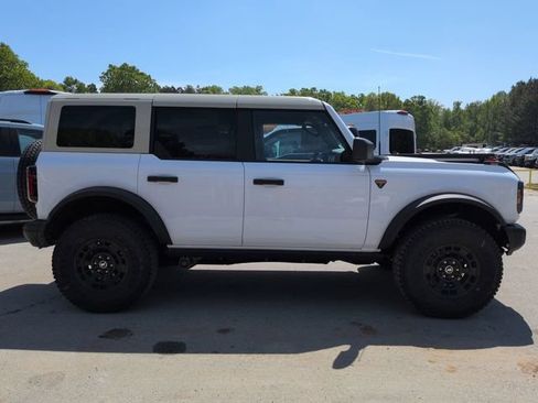 New 2026 Ford Bronco Badlands AWD/4WD image 3