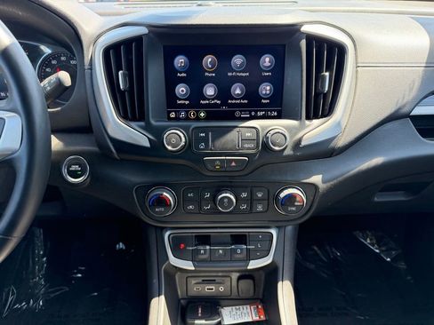 Used 2024 GMC Terrain SLT AWD/4WD image 8