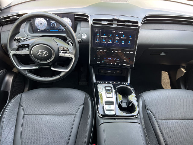 Used 2024 Hyundai Tucson Limited FWD image 2