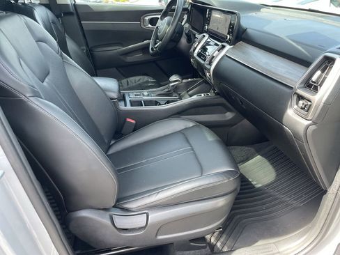 Certified 2022 Kia Sorento EX w/ Panoramic Sunroof Package FWD image 33