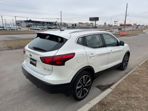 Used 2017 Nissan Rogue Sport SL w/ SL Premium Package image 5