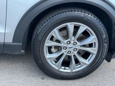 Used 2023 Ford Explorer XLT w/ Equipment Group 202A RWD image 9