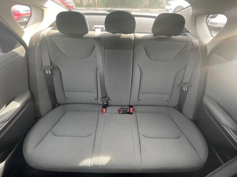 Used 2025 Kia K4 LXS image 33