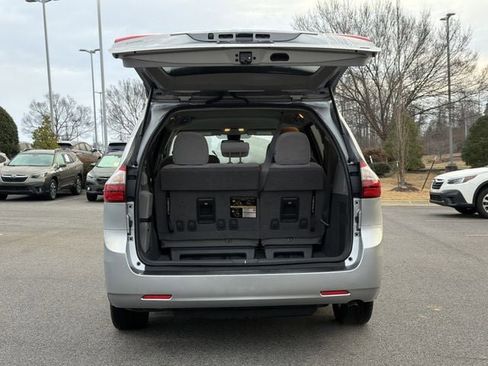 Used 2020 Toyota Sienna LE image 15