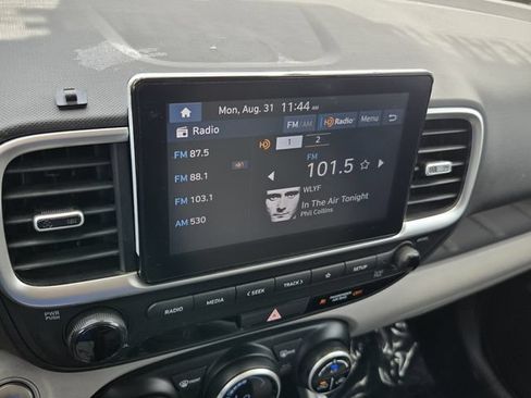 Used 2024 Hyundai Venue SEL FWD image 18