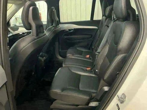 Used 2017 Volvo XC90 T5 Momentum w/ Vision Package image 32