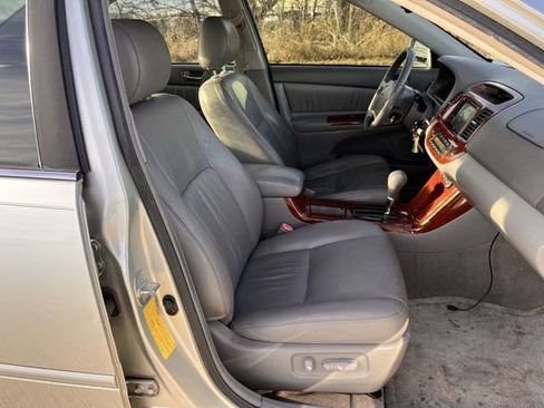 Used 2005 Toyota Camry LE image 22