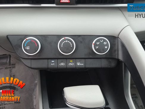 Used 2024 Hyundai Elantra SE FWD image 20