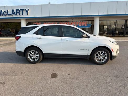 Used 2024 Chevrolet Equinox LS w/ Driver Confidence II Package image 3