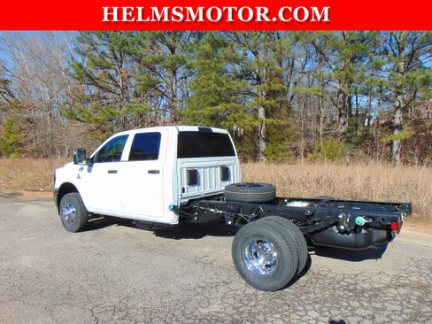 New 2026 RAM 3500 Tradesman AWD/4WD image 6