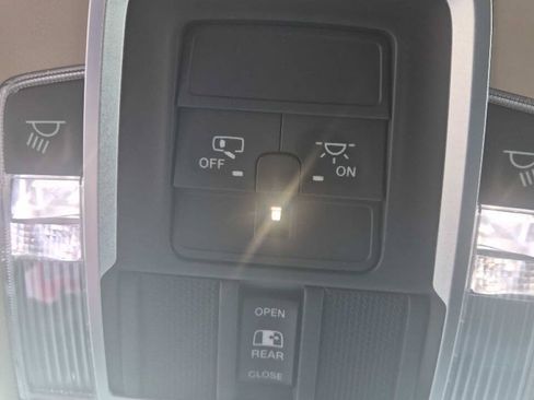 Used 2021 RAM 1500 Laramie w/ Off Road Group AWD/4WD image 13