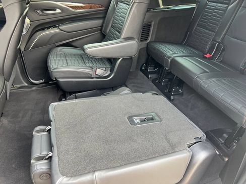 Certified 2024 Cadillac Escalade ESV Premium Luxury Platinum AWD/4WD image 21