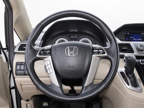 Used 2016 Honda Odyssey SE image 15