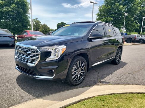 Used 2023 GMC Terrain Denali w/ Black Diamond Edition AWD/4WD image 7