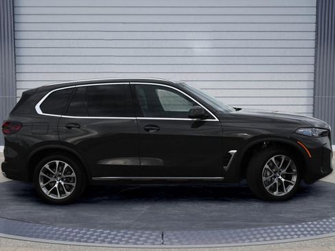 Used 2026 BMW X5 xDrive40i image 3