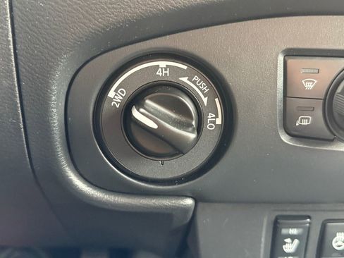 Used 2022 Nissan Frontier PRO-4X w/ Pro-4X Premium Package AWD/4WD image 18